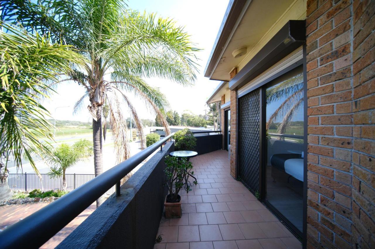 Lakeside Inn Wollongong Primbee Exterior foto