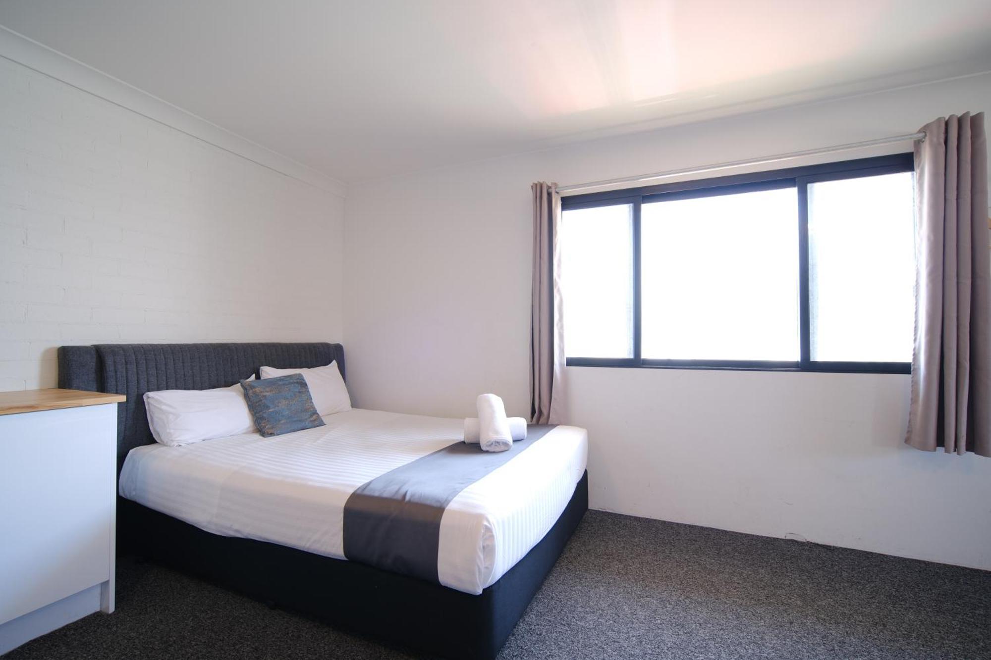 Lakeside Inn Wollongong Primbee Exterior foto