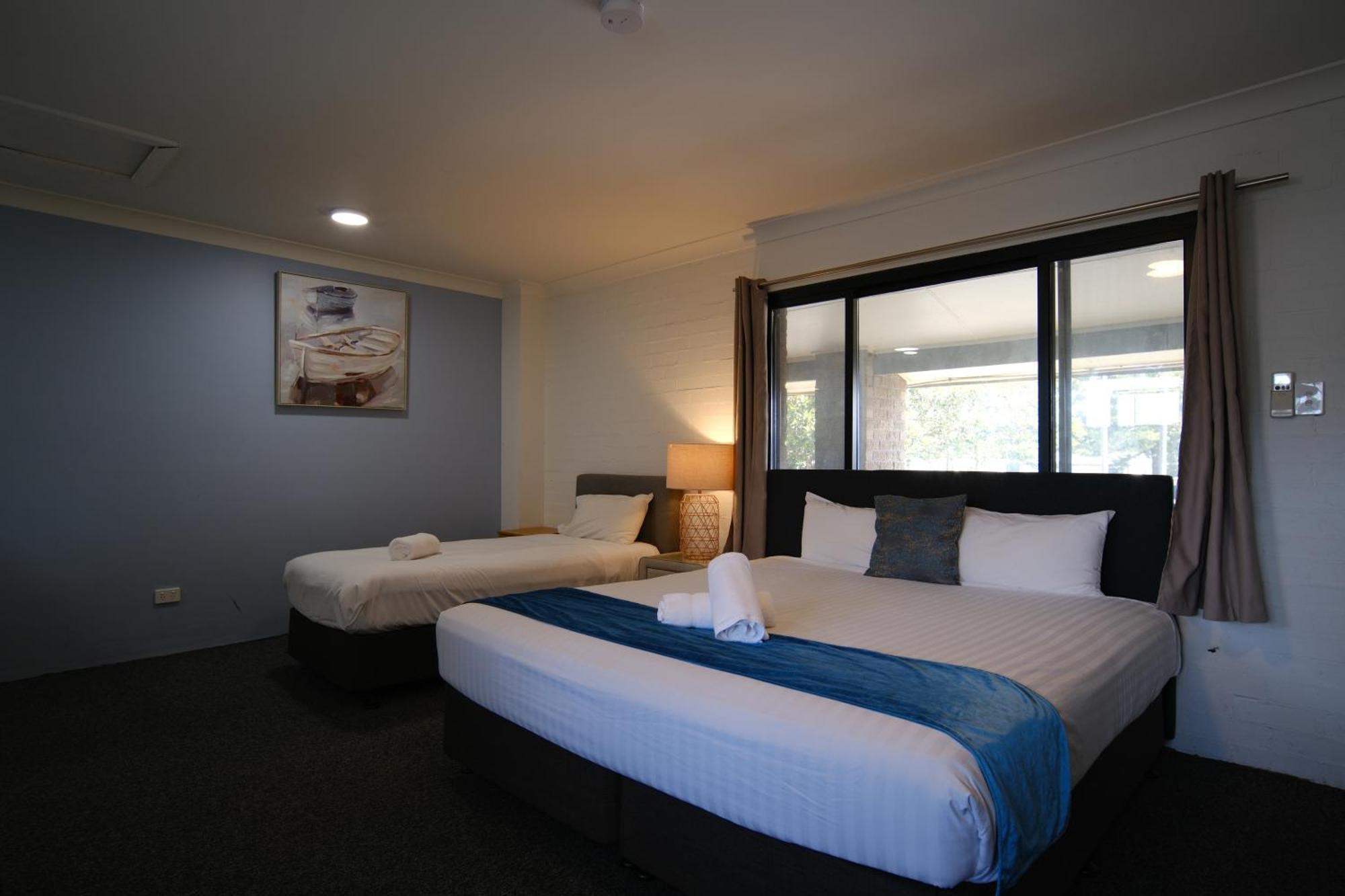Lakeside Inn Wollongong Primbee Exterior foto